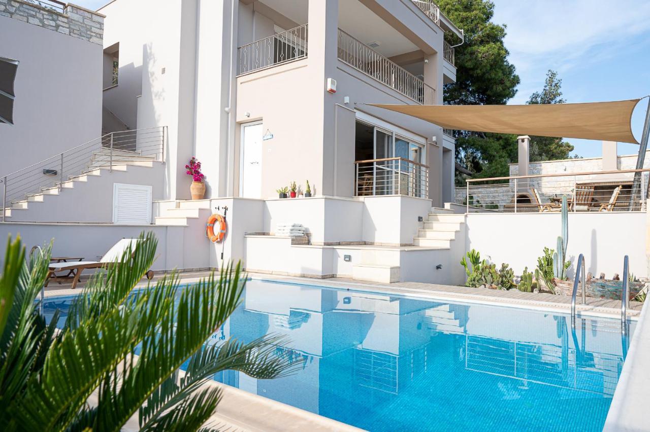 Kalavria Luxury Suites, Afroditi Suite With Magnificent Sea View And Private Swimming Pool. Poros Town Exterior photo